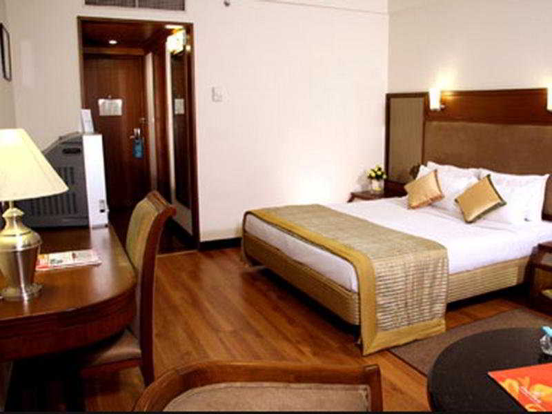 Greenpark Chennai Exterior foto A room at the Imperial
