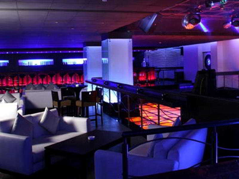 Greenpark Chennai Exterior foto The interior of the nightclub