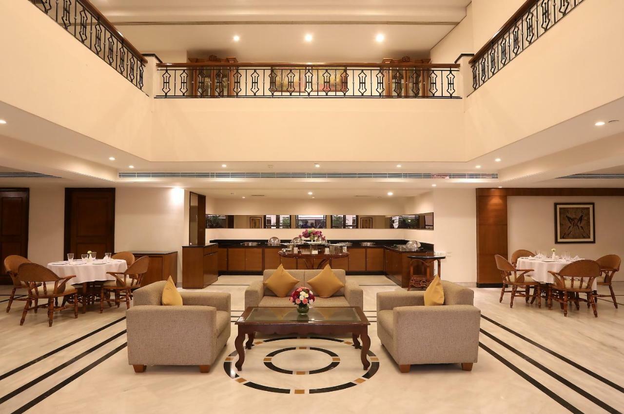 Greenpark Chennai Exterior foto The lobby of the hotel