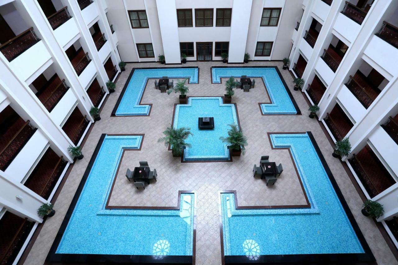 Greenpark Chennai Exterior foto The interior of the hotel