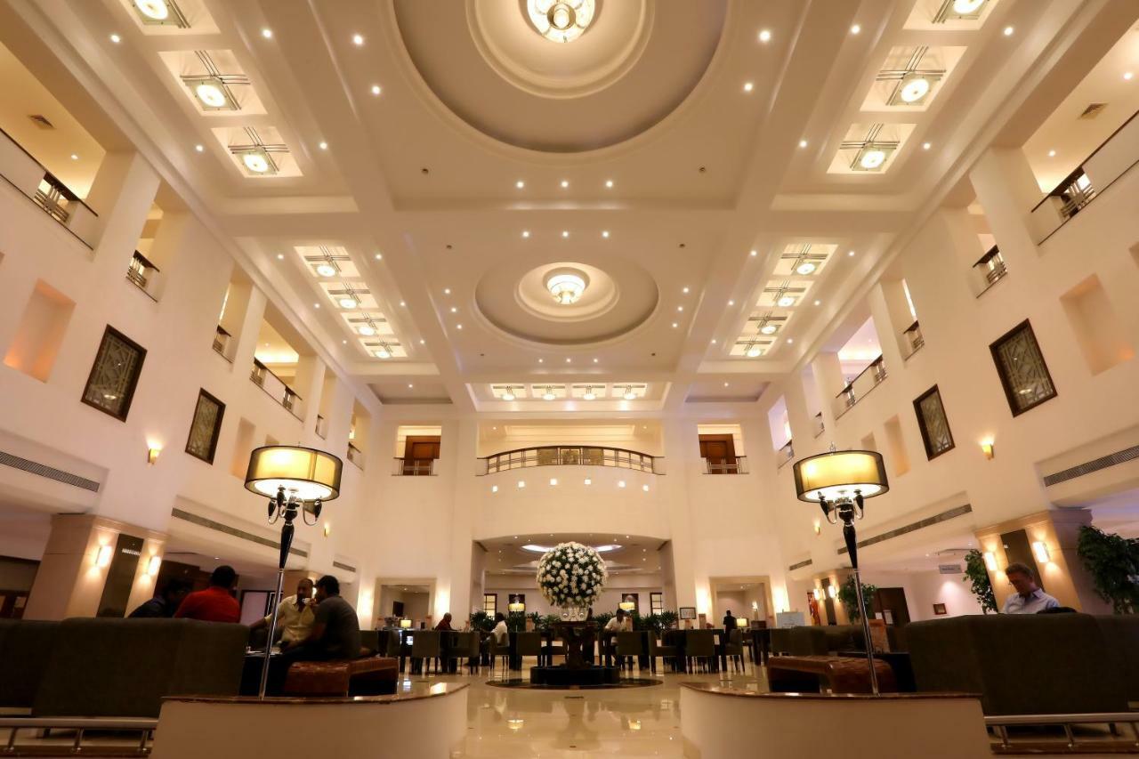 Greenpark Chennai Exterior foto The lobby of the hotel