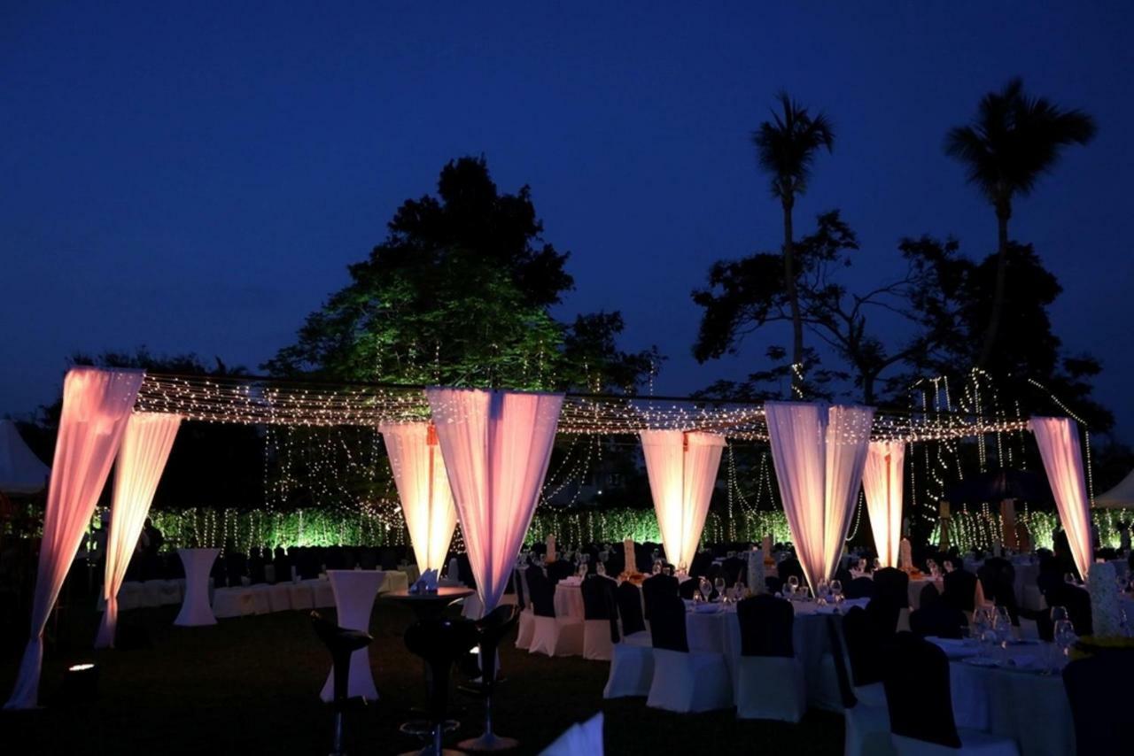 Greenpark Chennai Exterior foto A wedding reception at the Taj Bengal