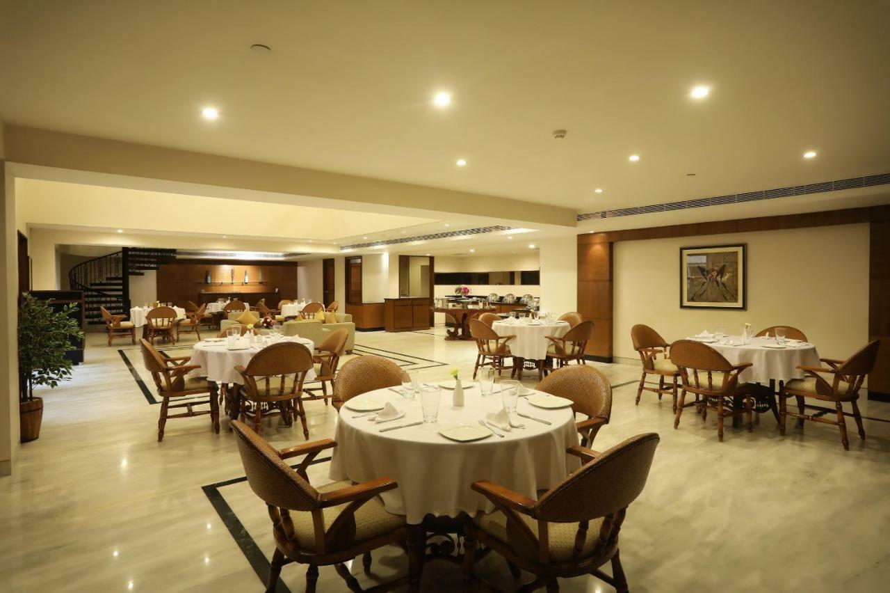 Greenpark Chennai Exterior foto The restaurant at the hotel